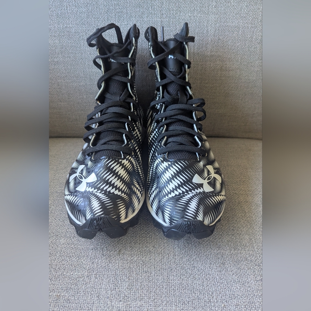 Under Armour Black and White Sneakers with Dynamic Design - Picture 3 of 6